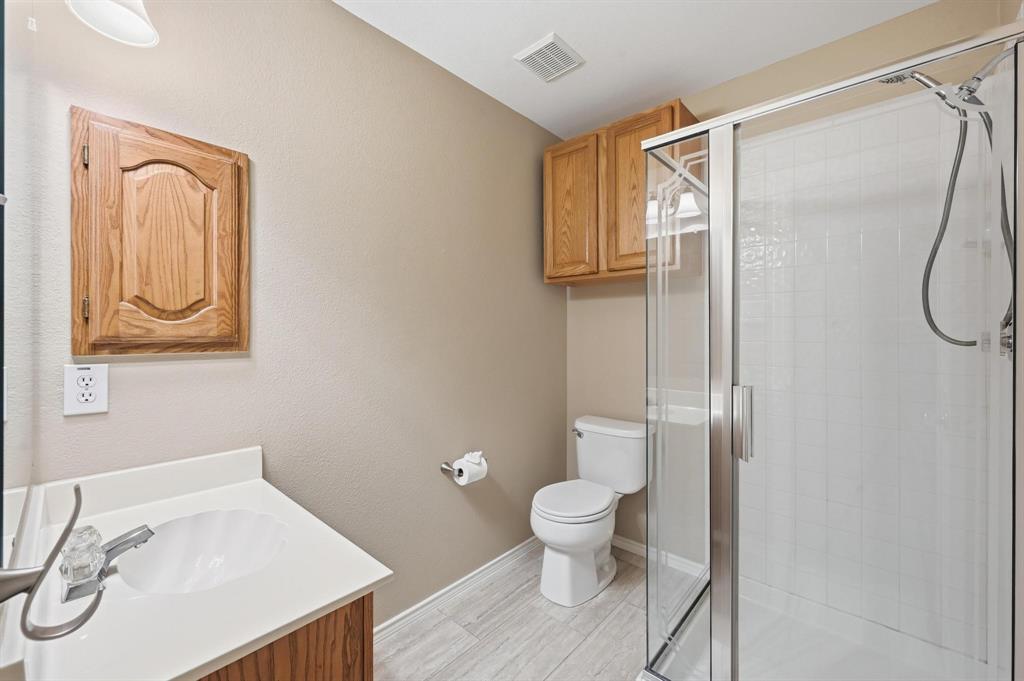 Highland Village, Texas 75077, United States, 5 Bedrooms Bedrooms, ,4 BathroomsBathrooms,Residential,Active,240280