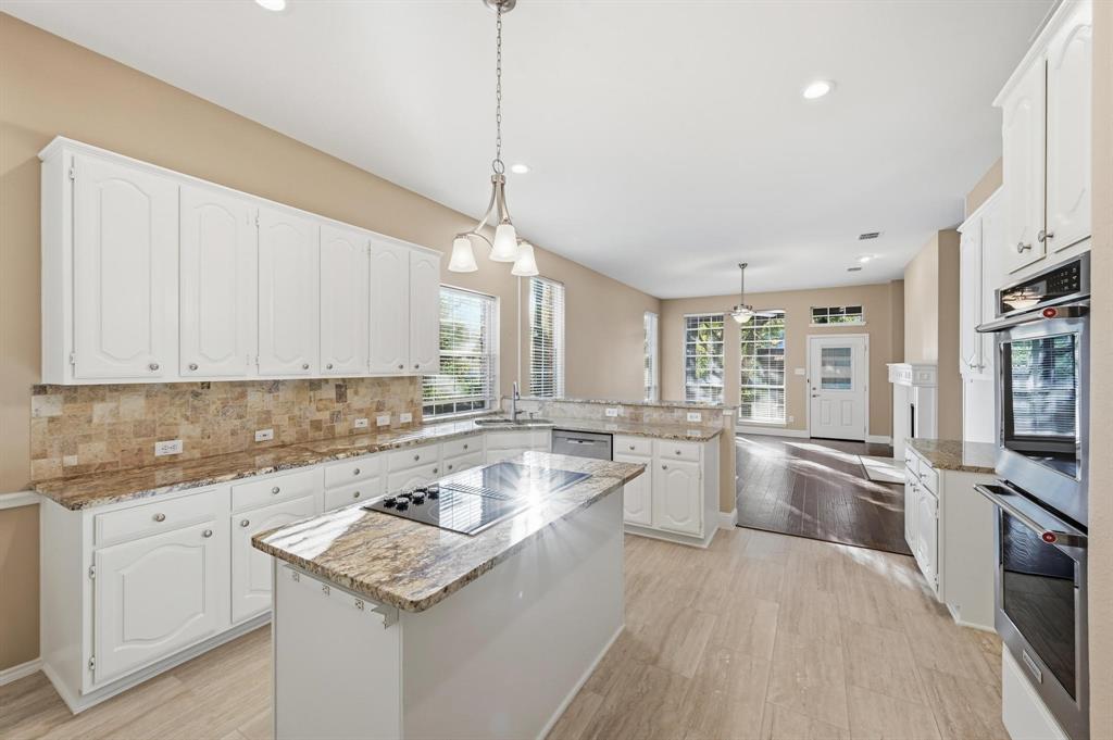 Highland Village, Texas 75077, United States, 5 Bedrooms Bedrooms, ,4 BathroomsBathrooms,Residential,Active,240280