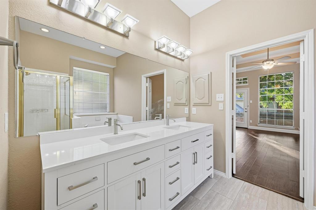 Highland Village, Texas 75077, United States, 5 Bedrooms Bedrooms, ,4 BathroomsBathrooms,Residential,Active,240280