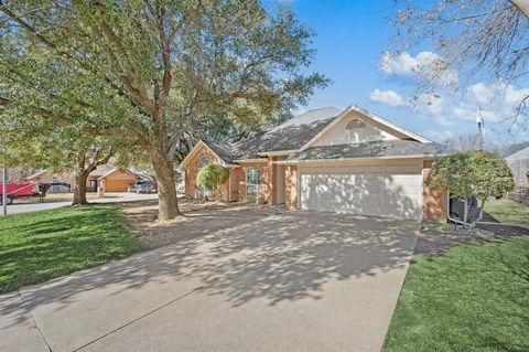 Photo of 1416 Shadow Run, Weatherford, TX 76086 (MLS # 21164778)
