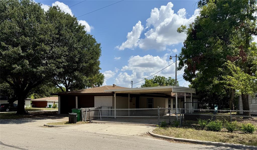 5400 Stephanie Drive