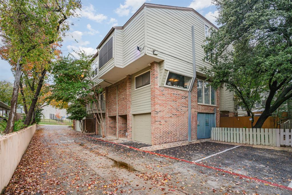 Woodridge Condos - Residential