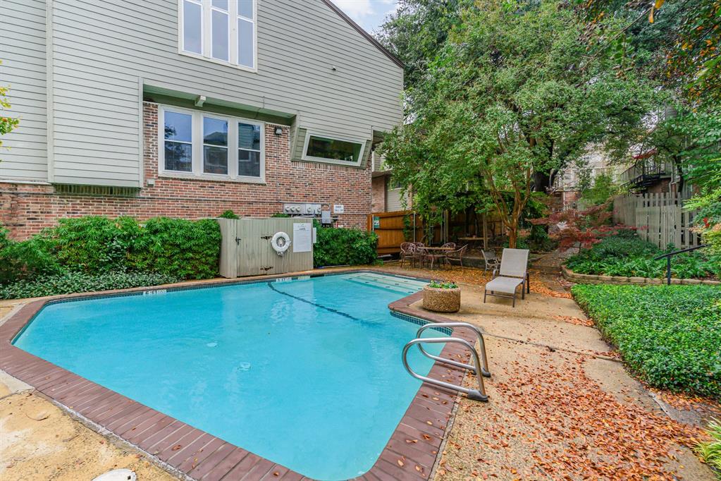 Woodridge Condos - Residential