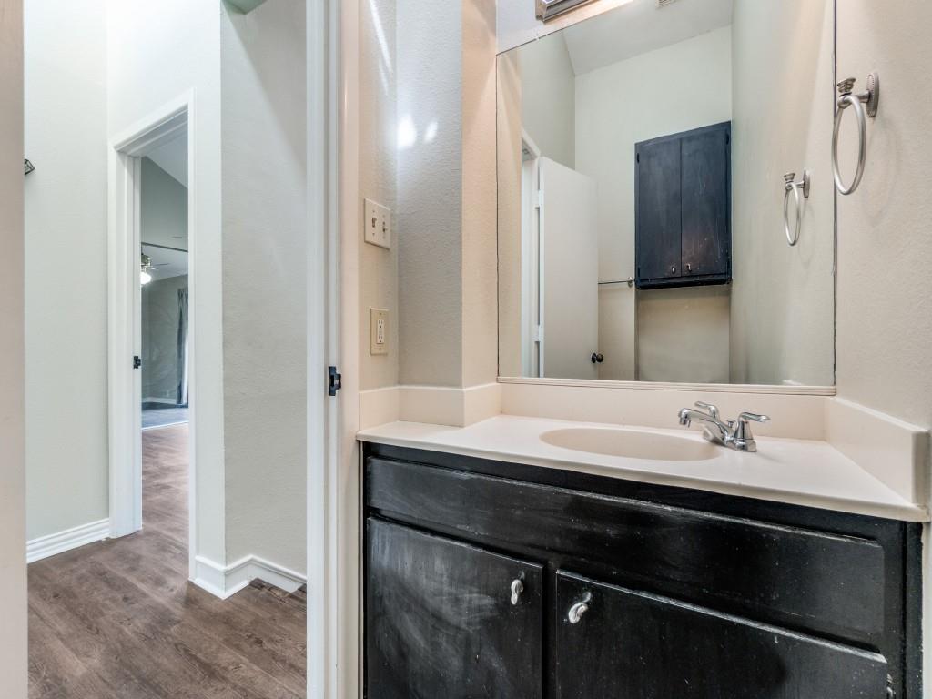 Leona Condo - Residential