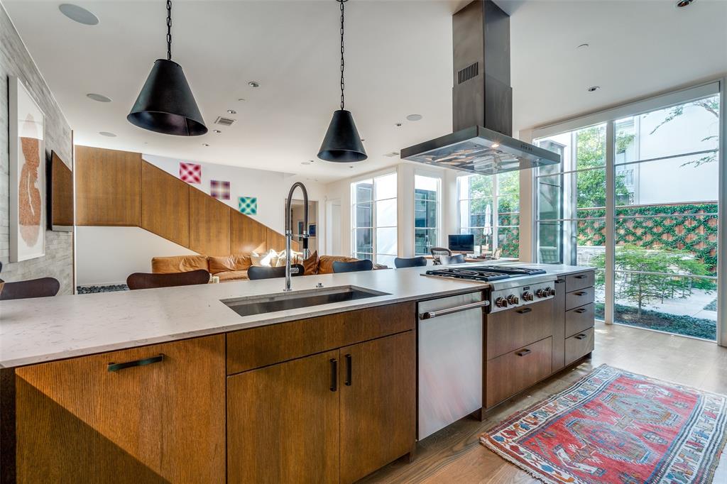 UNIVERSITY HEIGHTS - Residential