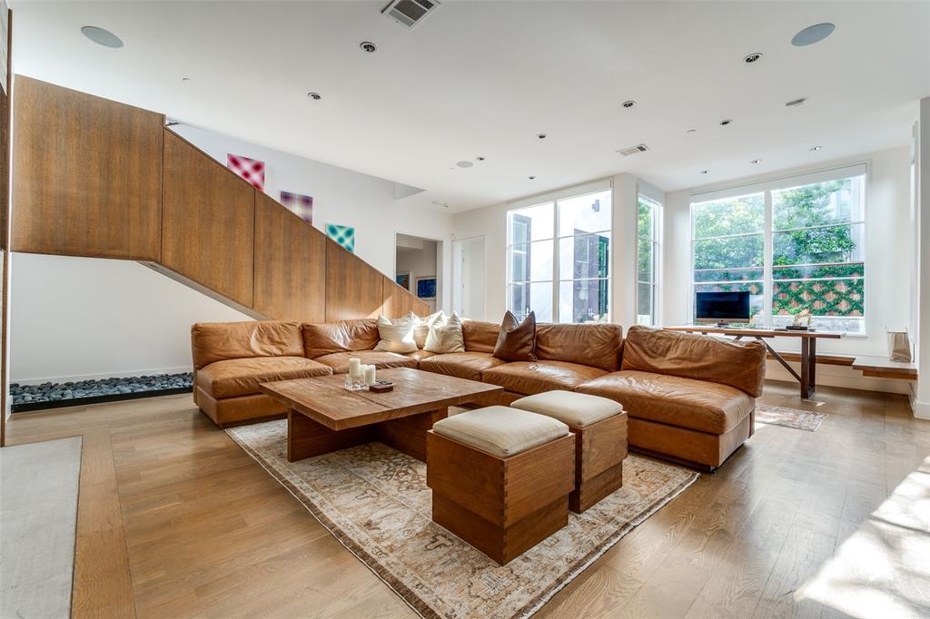 UNIVERSITY HEIGHTS - Residential