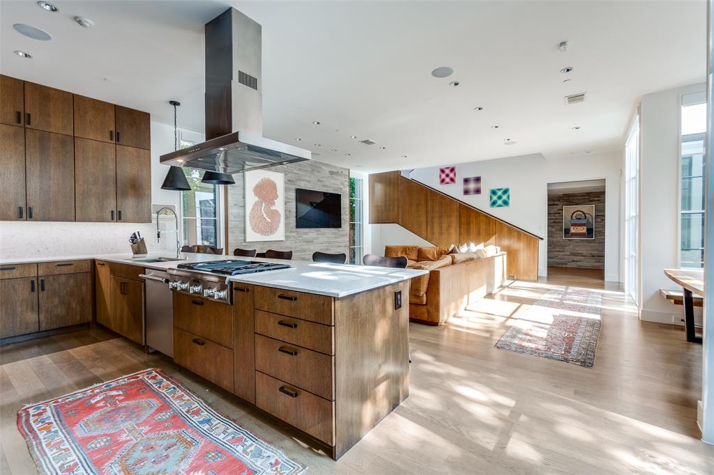 UNIVERSITY HEIGHTS - Residential