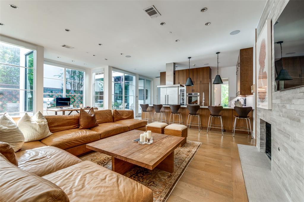 UNIVERSITY HEIGHTS - Residential