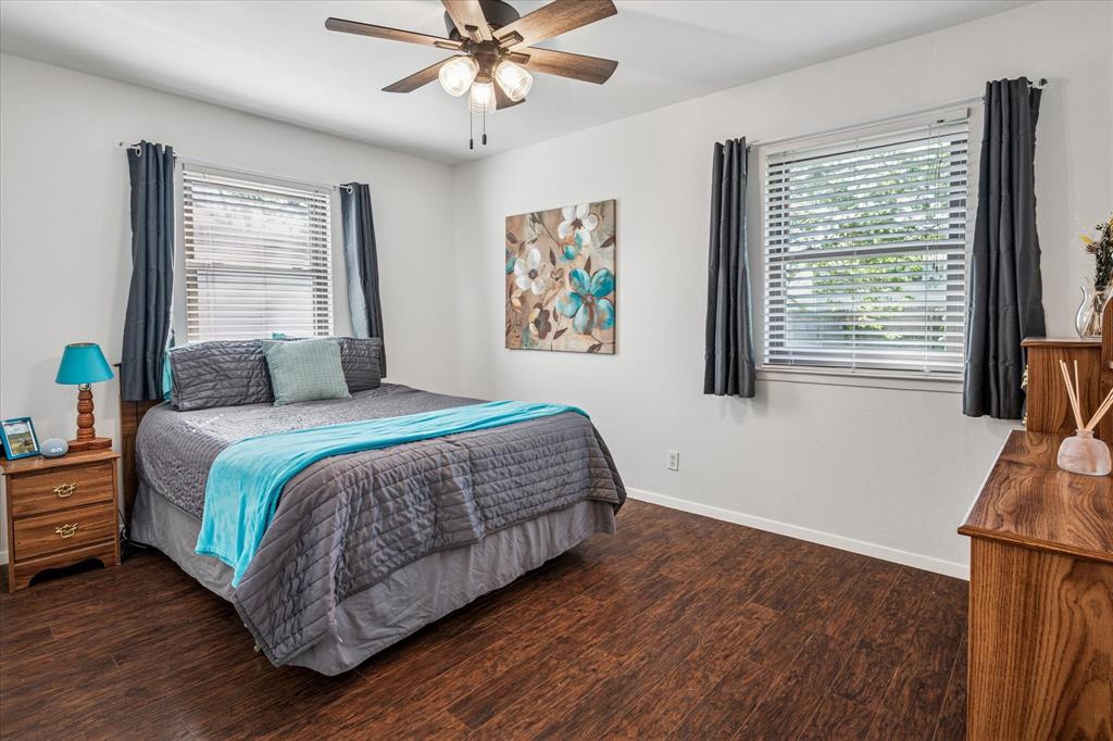 Bedford, Texas 76022, United States, 3 Bedrooms Bedrooms, ,2 BathroomsBathrooms,Residential,Pending,110330