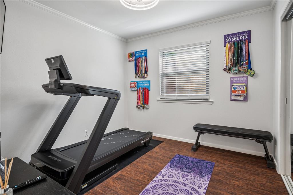 Bedford, Texas 76022, United States, 3 Bedrooms Bedrooms, ,2 BathroomsBathrooms,Residential,Pending,110330