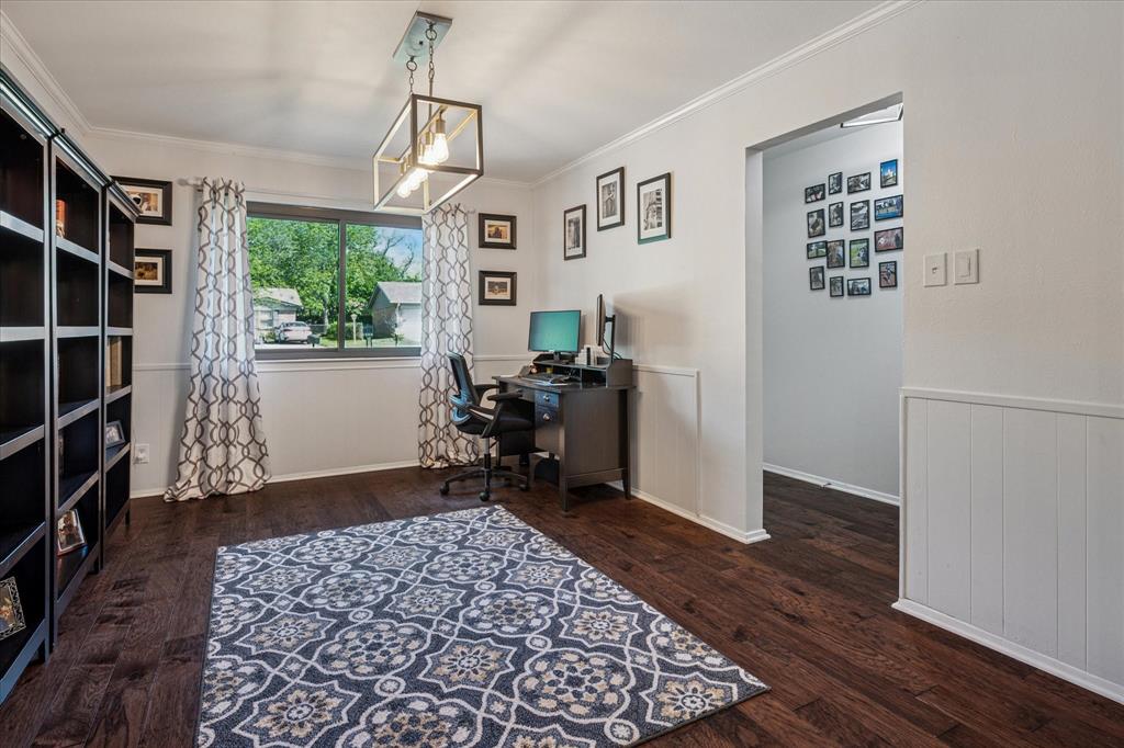 Bedford, Texas 76022, United States, 3 Bedrooms Bedrooms, ,2 BathroomsBathrooms,Residential,Pending,110330