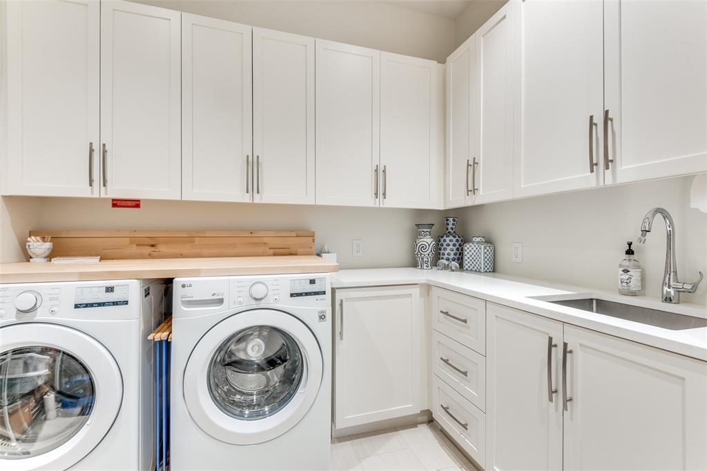 Lakeside Tower - Residential