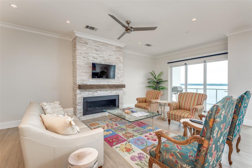 Lakeside Tower - Residential