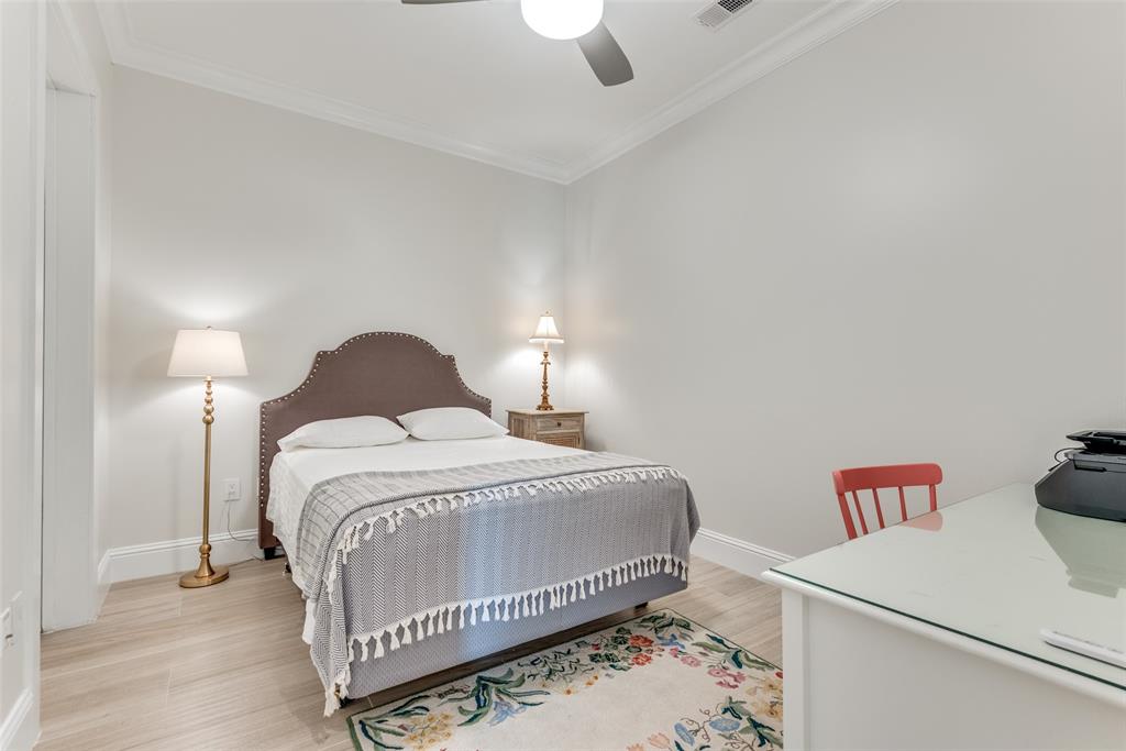 Lakeside Tower - Residential