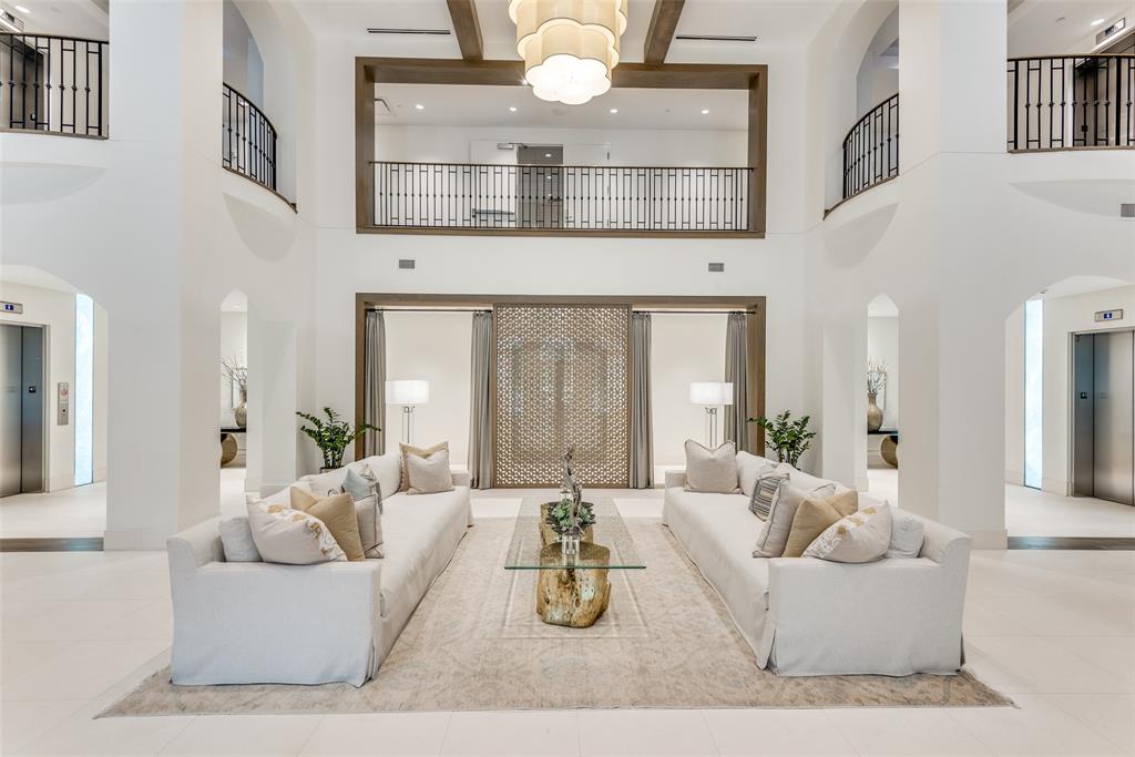 Lakeside Tower - Residential