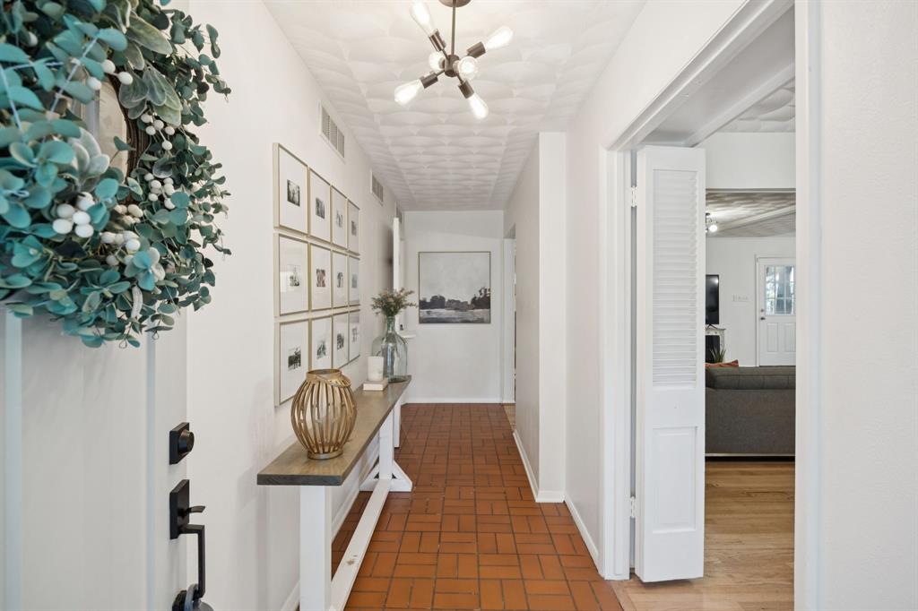 10426 Estate Lane