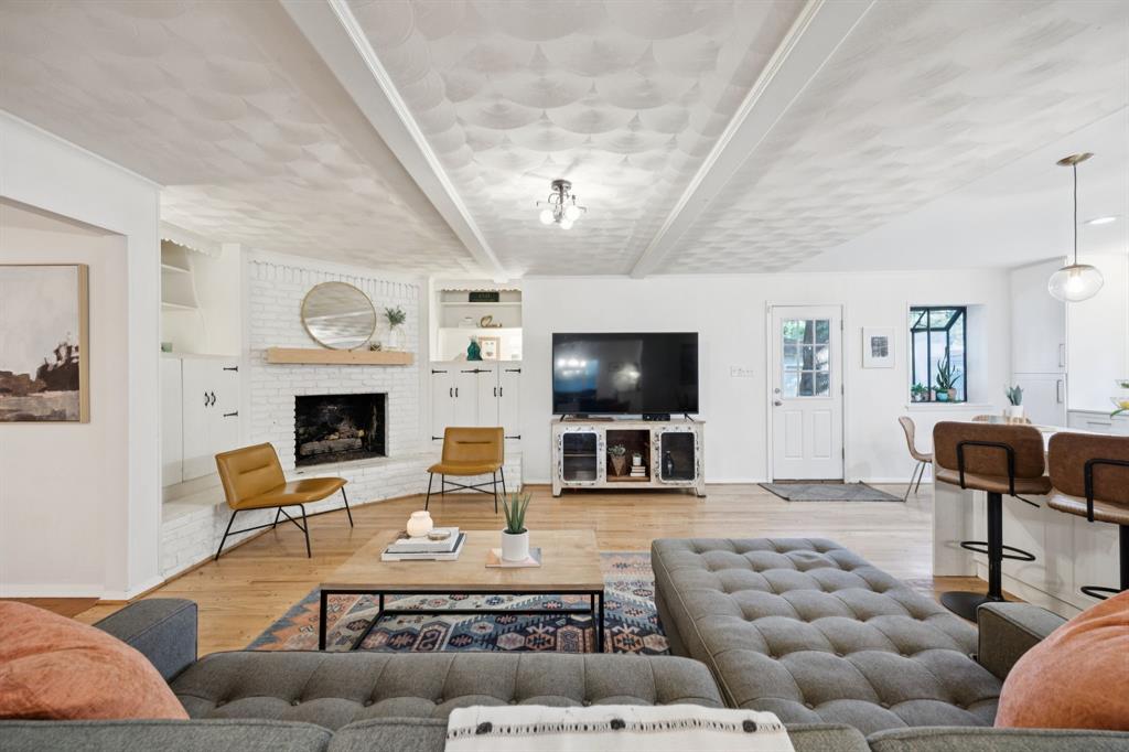 10426 Estate Lane