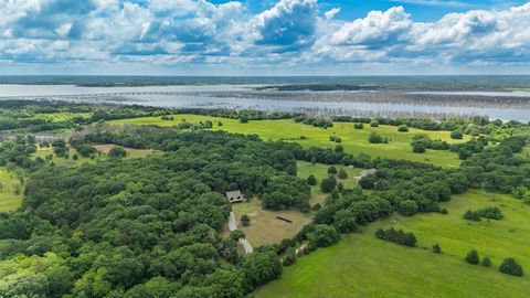 963 County Road 2630 Telephone TX 75488