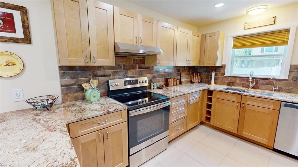 CROTHERS&WHITE - Residential