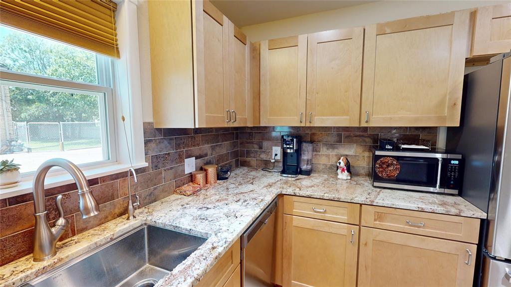 CROTHERS&WHITE - Residential