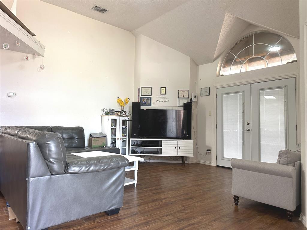 1518 Northampton Drive