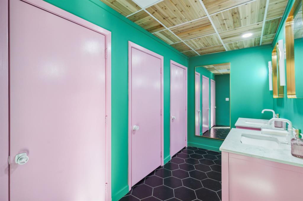 SCOTTY'S GOLF PAR - Commercial Lease