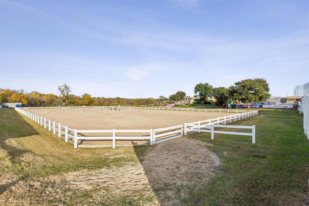 SCOTTY'S GOLF PAR - Commercial Lease