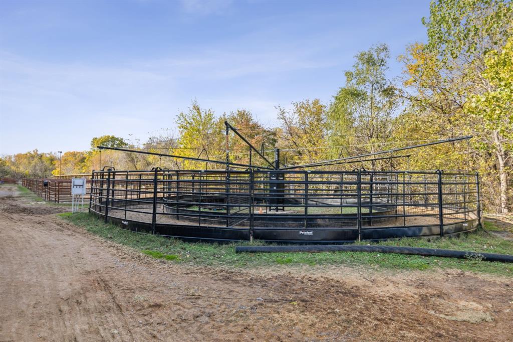 SCOTTY'S GOLF PAR - Commercial Lease