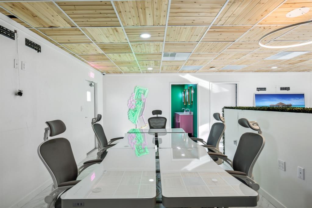 SCOTTY'S GOLF PAR - Commercial Lease