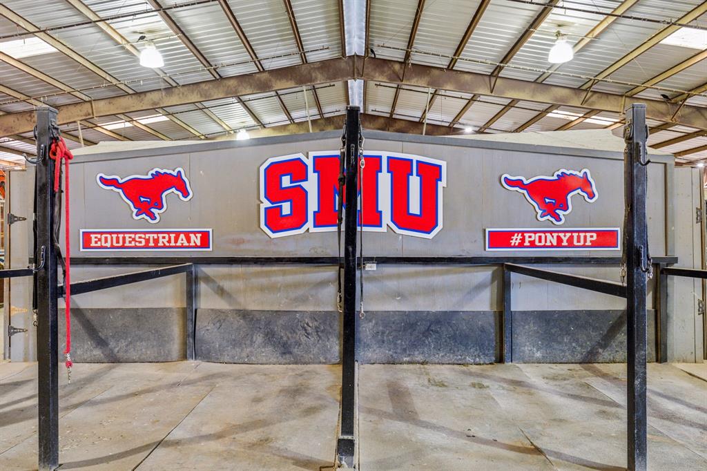 SCOTTY'S GOLF PAR - Commercial Lease