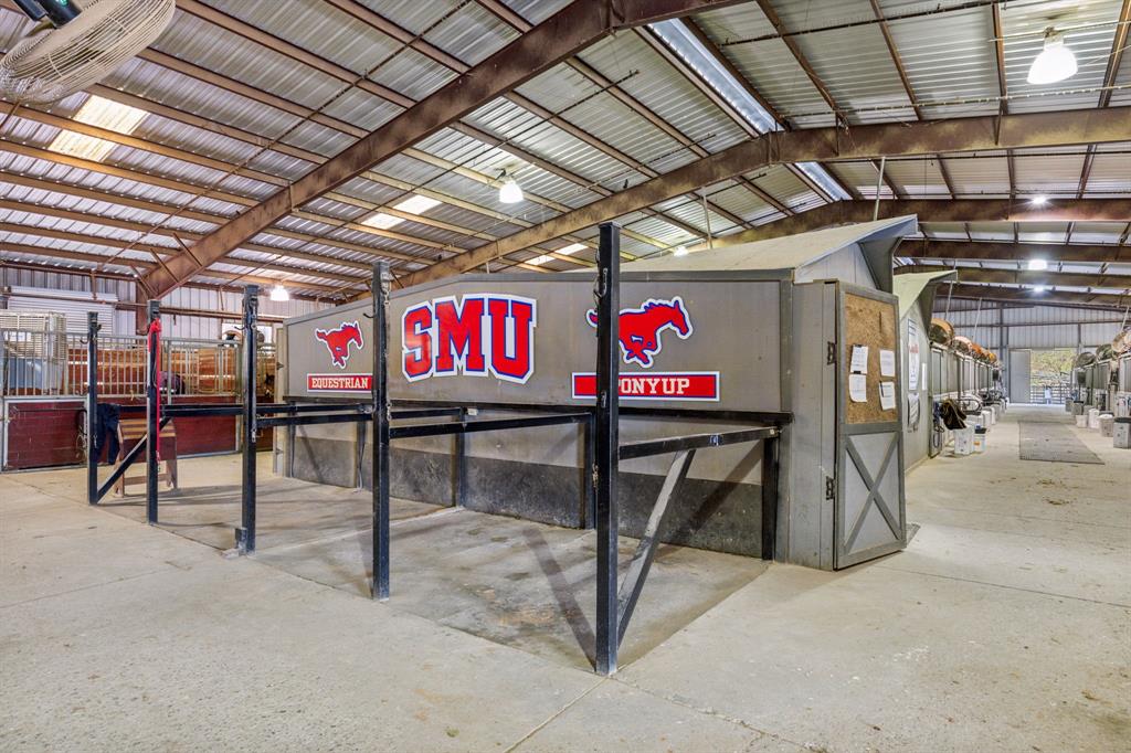 SCOTTY'S GOLF PAR - Commercial Lease