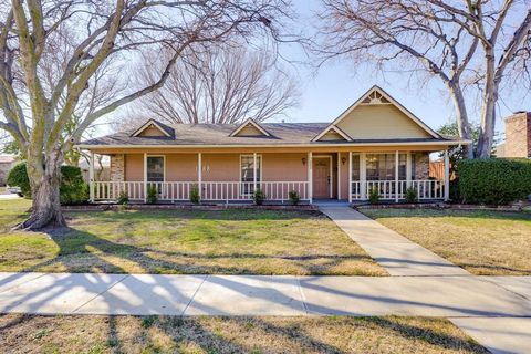 Photo of 1888 Tree Crest Drive, Lewisville, TX 75077 (MLS # 21178493)