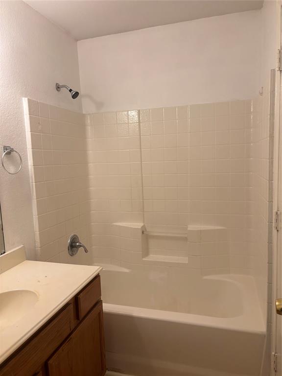 Biggs J E - Residential Lease