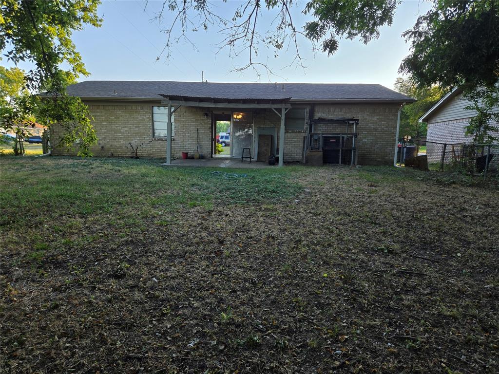 SOUTHLAKE ESTATES 3 - Residential Lease