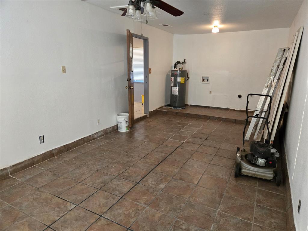 SOUTHLAKE ESTATES 3 - Residential Lease