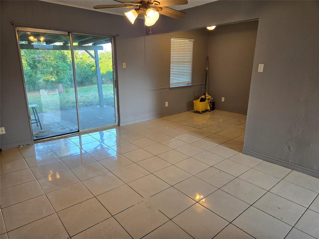 SOUTHLAKE ESTATES 3 - Residential Lease