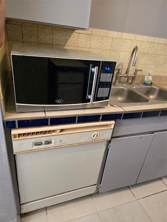 SOUTHLAKE ESTATES 3 - Residential Lease