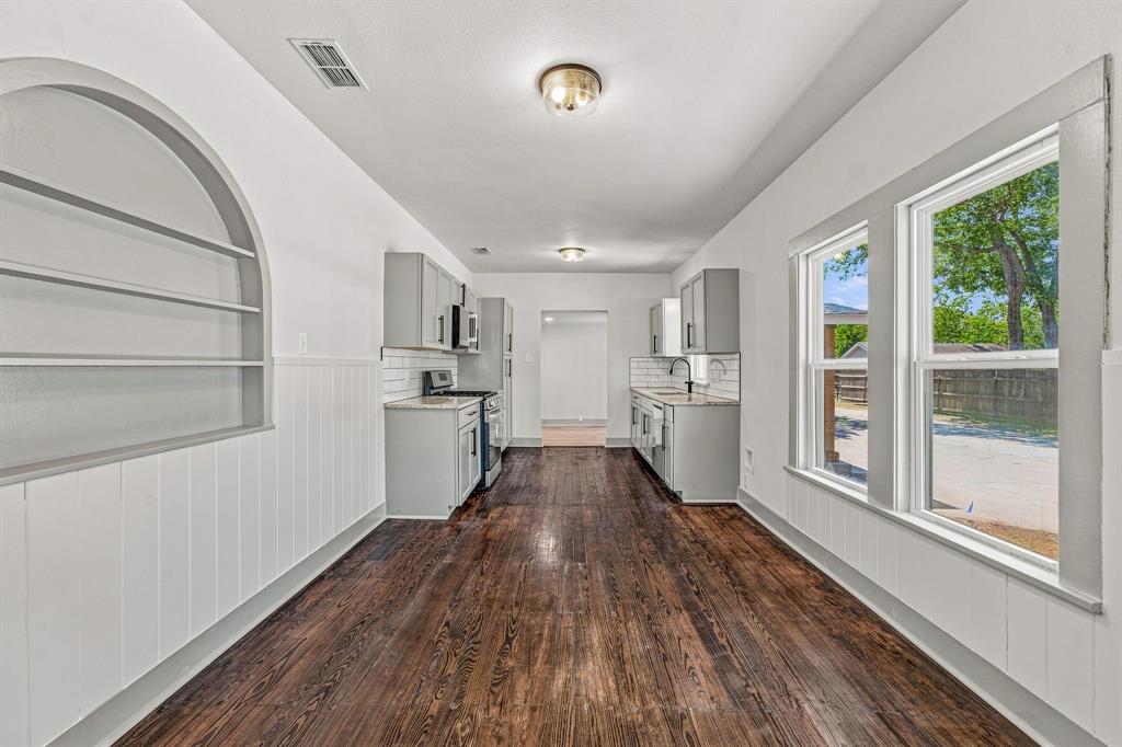 910 3rd Street