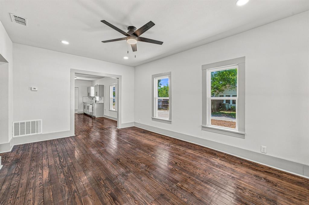910 3rd Street