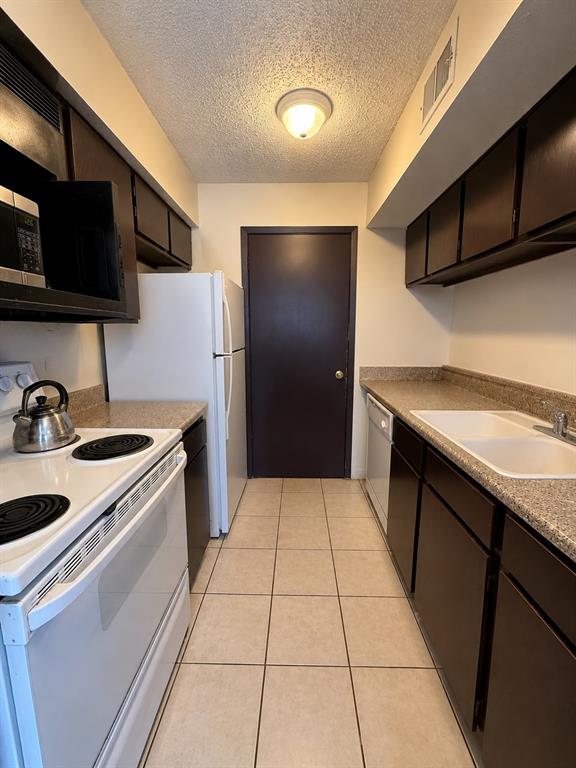 Creekbend Condo Ph 01-06 - Residential