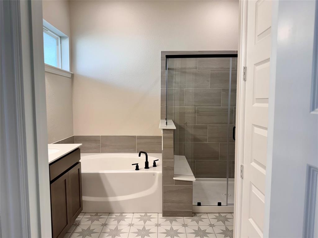 HOMETOWN CANAL DISTRICT - Residential Lease