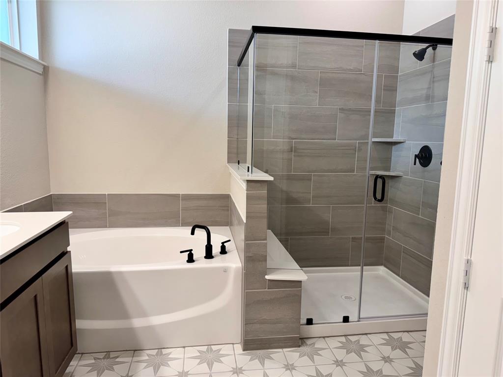 HOMETOWN CANAL DISTRICT - Residential Lease