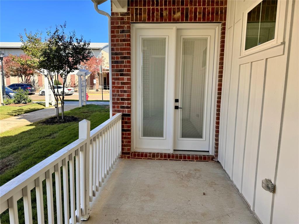 HOMETOWN CANAL DISTRICT - Residential Lease