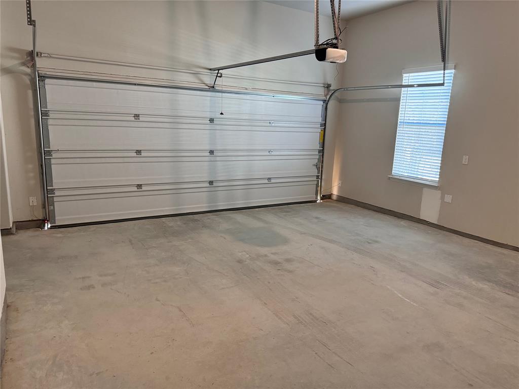 HOMETOWN CANAL DISTRICT - Residential Lease