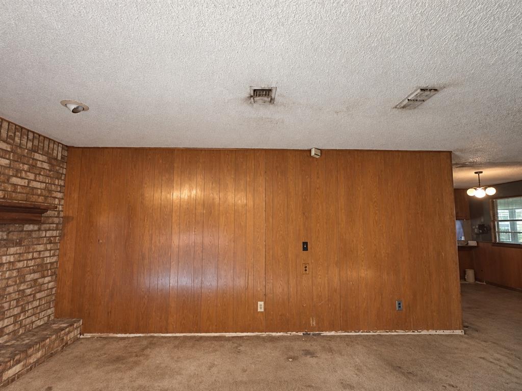 2001 Carverly Drive