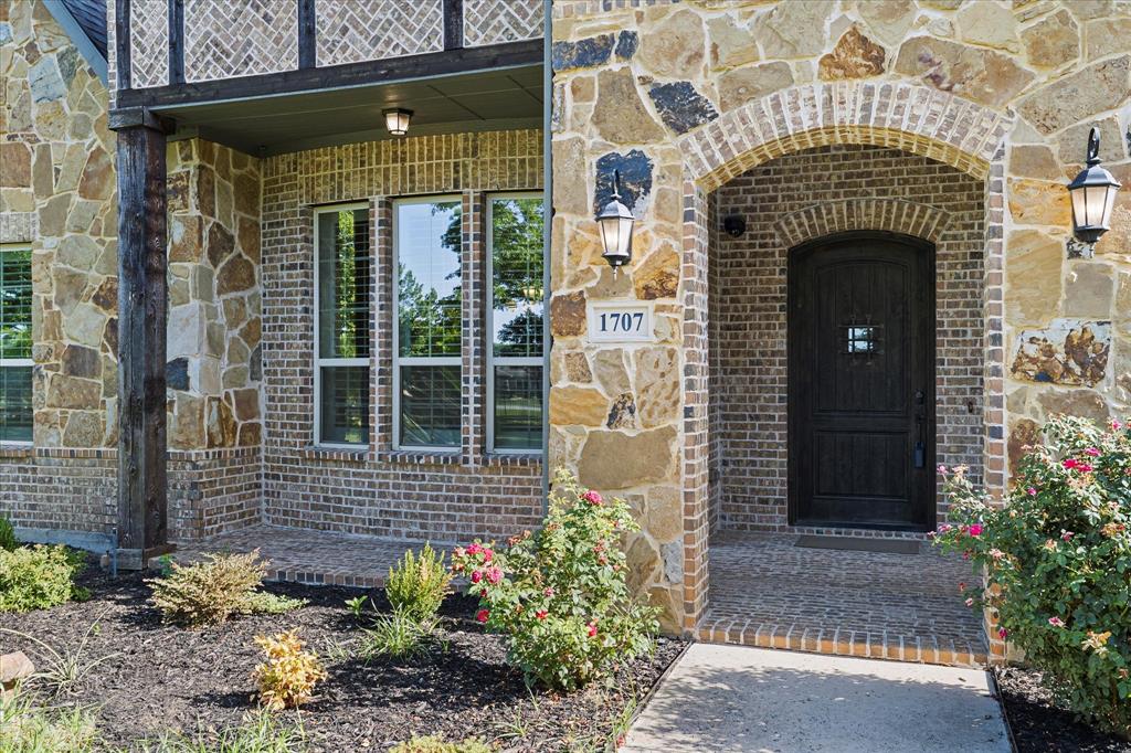 1707 Ponderosa