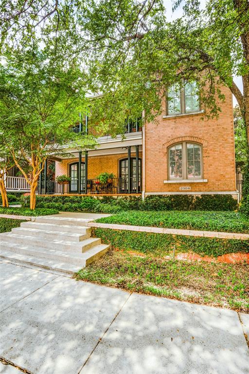 Maison des Cimes is a custom built, 5-unit apartment building designed with exceptional details & beautifully appointed apartment residences. Reminiscent of the gracious homes in the French Quarter, this exceptional property is in the State Thomas Historic District in Dallas. You will enjoy the superior walkability, mature trees & convenience to the Crescent Hotel, Whole Foods, with downtown & Uptown at your front door.  There are 4 units in main building & 5th residence is detached above 2-car garage. Amenities include: covered balconies, limestone accents, hardwood floors, granite counters, stunning views of Dallas skyline, lush garden with in-ground pool, 5-car underground garage with storage & gated entry