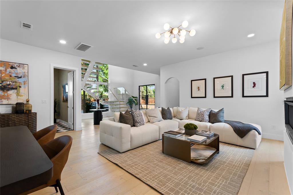 3337 Walchard Court