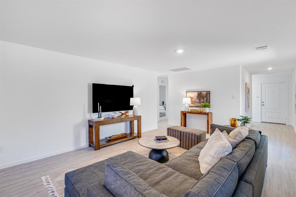 2040 Shady Oaks Drive