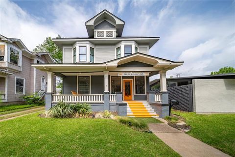 Photo of 729 N Bishop Avenue, Dallas, TX 75208 (MLS # 21249945)